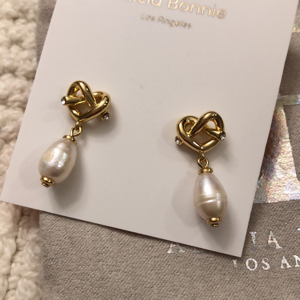 Alicia Bonnie Love Knot Pearl Drop Earrings NIB - Picture 3 of 4